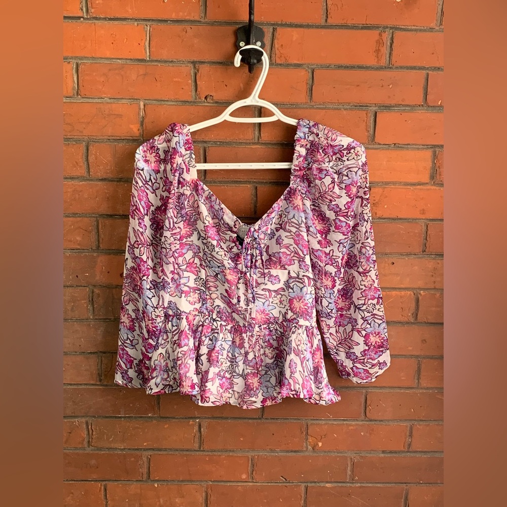 French Connection floral top. Size small. Brand new with tags.